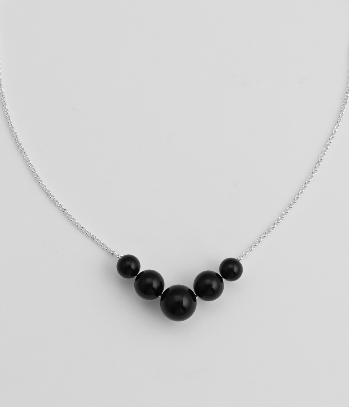 Vania Cadamuro | WHITE & BLACK NECKLACE -latest NECKLACE,Pendant Necklaces design 2021